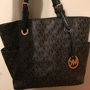 Michael Kors Jet Set Tote